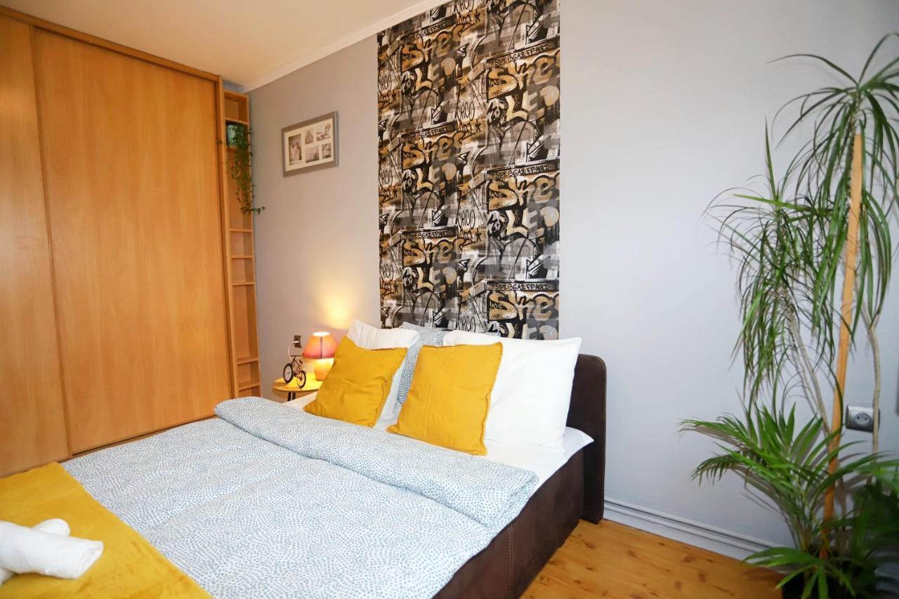 Апартаменти Apartament Rowerlovy Валбжих Екстер'єр фото